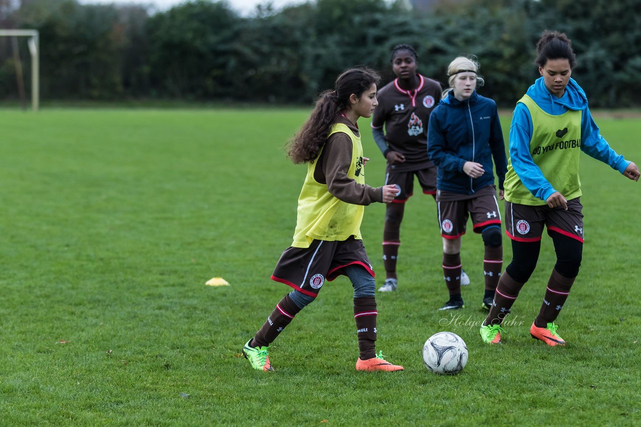 Bild 52 - C-Juniorinnen Halstenbek-Rellingen - St.Pauli : Ergebnis: 0:5